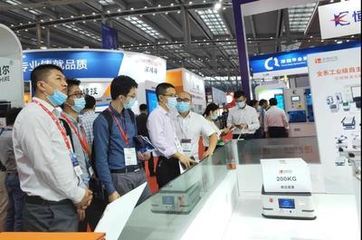 聚焦面板智造未来，迦智科技携创新工业物流方案闪耀C-Touch